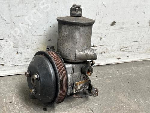 Used Steering pump Steering pump MERCEDES-BENZ E-CLASS Coupe (C124) E 200 (124.040) (136 hp) 40161821 40161821
