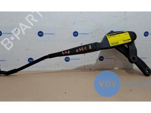 Used Front windshield wiper arm MERCEDES-BENZ C-CLASS (W204) C 200 CDI (204.007, 204.006) (136 hp) 25964306