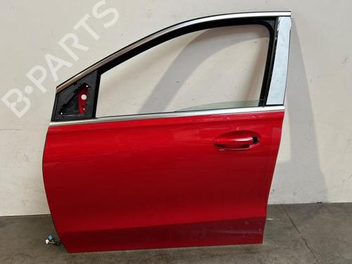 left-front-door-mercedes-benz-b-class-sports-tourer-w247-2018-38817307 main image