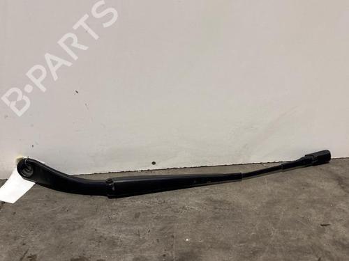 Braccio tergicristallo anteriore MERCEDES-BENZ GLA-CLASS (X156) GLA 180 (156.942) (122 hp) 30677814