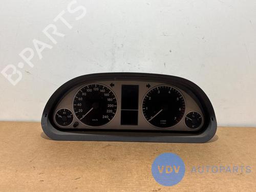Used Display monitor MERCEDES-BENZ B-CLASS Sports Tourer (W245) B 150 (245.231) (95 hp) 27497971