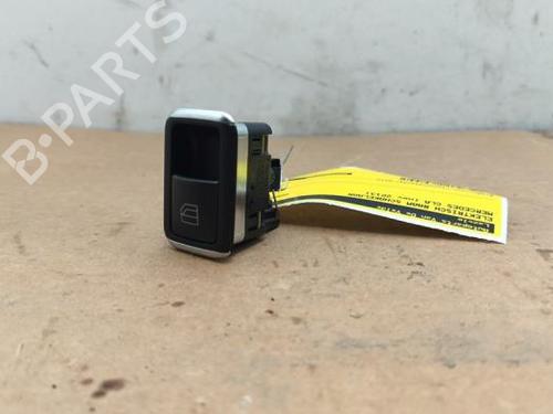 switch-mercedes-benz-cla-coupe-c117-2013-2014-2015-2016-2017-2018-2019-38817711 main image