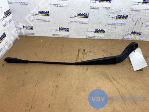 Used Front windshield wiper arm MERCEDES-BENZ A-CLASS (W169) A 150 (169.031, 169.331) (95 hp) 25953976