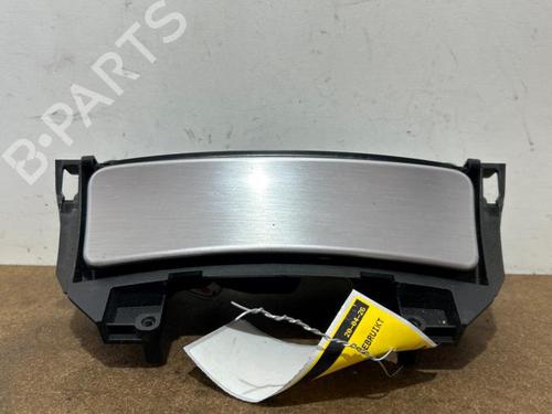 Used Ashtray Ashtray MERCEDES-BENZ SLK (R172) 250 CDI / d (172.403) (204 hp) 40065378 40065378