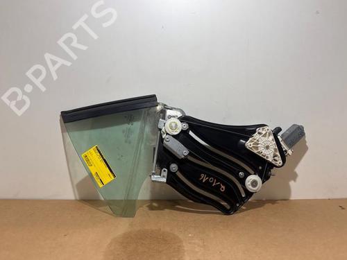 rear-right-quarter-glass-mercedes-benz-slk-r172-2011-38826544 main image