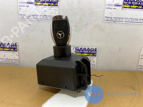 Used Ignition barrel MERCEDES-BENZ A-CLASS (W176) A 200 CDI / d (176.008) (136 hp) 25953930
