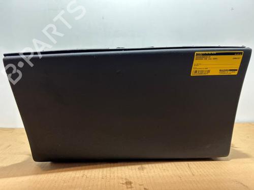 glove-box-mercedes-benz-eqe-suv-x294-2022-38816583 main image