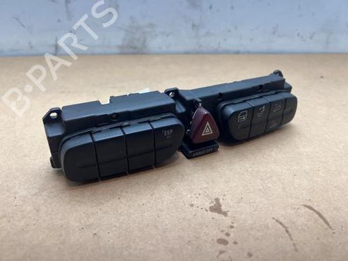 warning-switch-mercedes-benz-c-class-w203-2000-2001-2002-2003-2004-2005-2006-2007-38820291 main image
