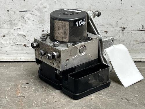 abs-pump-mercedes-benz-slk-r172-2011-40065272 main image