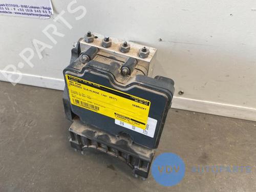 Used ABS pump MERCEDES-BENZ GLA-CLASS (X156) GLA 200 (156.943) (150 hp) 25949914