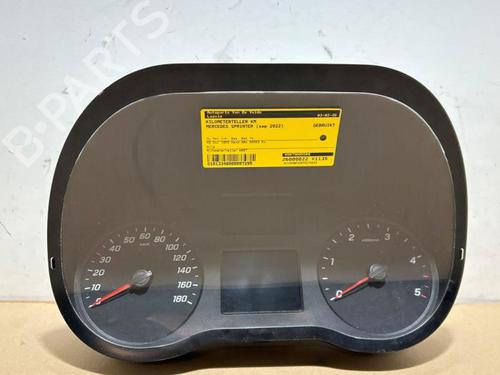 Used Instrument cluster Instrument cluster MERCEDES-BENZ SPRINTER 3,5-t Van (B907, B910) 315 CDI RWD (907.631, 907.633, 907.635, 907.637) (150 hp) 38818626 38818626
