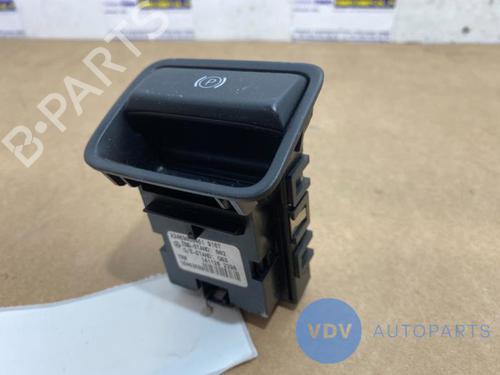Elektrisk parkeringsbrems MERCEDES-BENZ A-CLASS (W176) A 180 CDI / d (176.012) (109 hp) 25951666