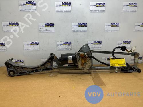 Used Front windshield wiper arm MERCEDES-BENZ C-CLASS (W203) C 220 CDI (203.006, 203.008) (143 hp) 25956582