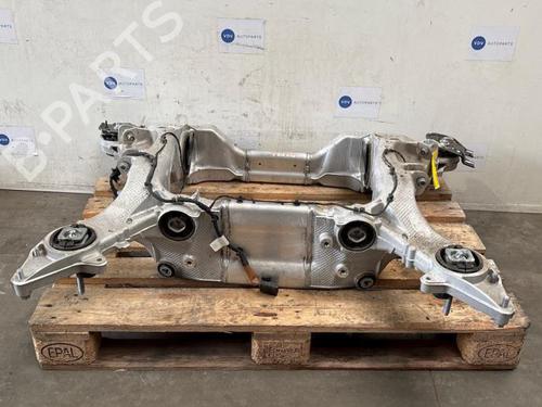 subframe-mercedes-benz-eqe-suv-x294-2022-38830965 main image