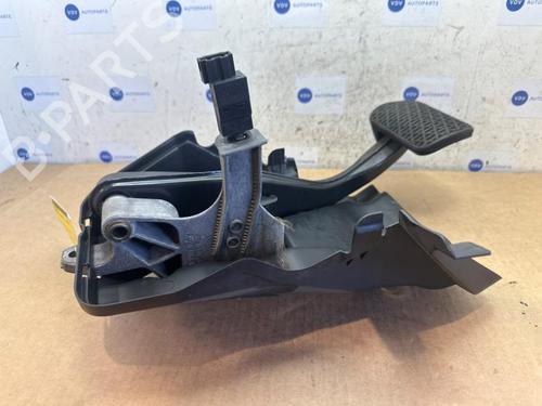 break-pedal-mercedes-benz-e-class-w211-2002-2003-2004-2005-2006-2007-2008-2009-38830575 main image