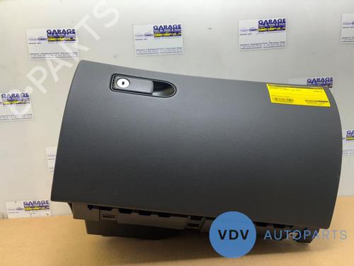 Used Glove box MERCEDES-BENZ C-CLASS (W205) C 180 BlueTEC / d (205.036) (116 hp) 25957162