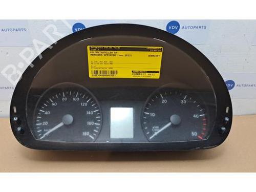 Used Instrument cluster Instrument cluster MERCEDES-BENZ SPRINTER 3-t Van (B906) 213 CDI (906.611, 906.613) (129 hp) 38839935 38839935