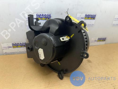 Heater blower motor MERCEDES-BENZ C-CLASS (W203) C 200 CDI (203.007) | BP25956191M62