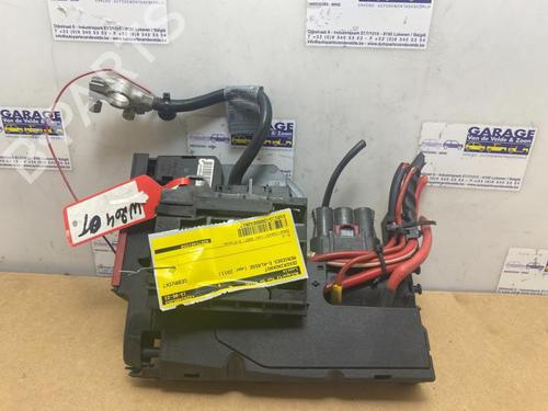 Used Fuse box Fuse box 38848948 38848948