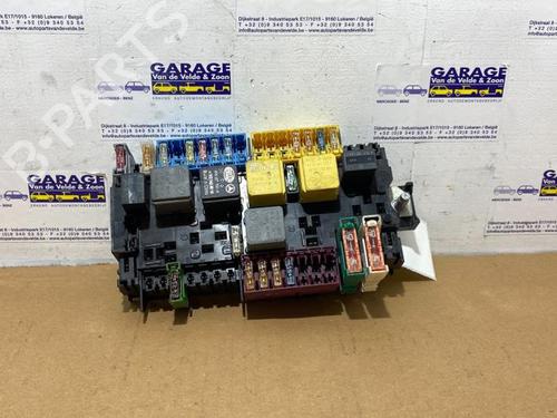 Used Fuse box Fuse box 38852784 38852784