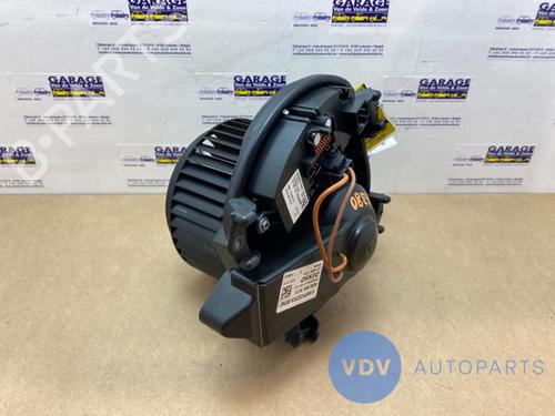Used Heater blower motor MERCEDES-BENZ A-CLASS (W176) A 160 CDI / d (176.011) (90 hp) 25945129