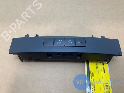 Używane Przełącznik świateł awaryjnych MERCEDES-BENZ E-CLASS (W212) E 200 CGI (212.048, 212.148) (184 hp) 29930452