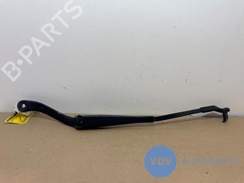 Used Front windshield wiper arm MERCEDES-BENZ C-CLASS (W204) C 250 CDI (204.003) (204 hp) 26924246