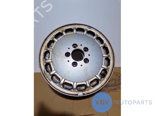 Used Rim MERCEDES-BENZ 124 Saloon (W124) 200 (124.020) (102 hp) 25970868