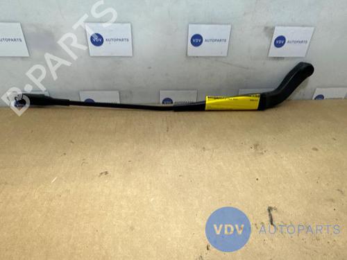 Used Front windshield wiper arm MERCEDES-BENZ A-CLASS (W169) A 160 (169.031, 169.331) (95 hp) 25959810
