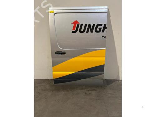left-slide-door-mercedes-benz-sprinter-35-t-van-b907-b910-2018-38824483 main image