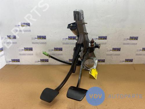 Used Break pedal MERCEDES-BENZ SL Coupe (C107) 450 SLC (107.024) (225 hp) 25952669