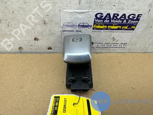 Used Switch MERCEDES-BENZ C-CLASS (W205) C 200 (205.042) (184 hp) 25950781