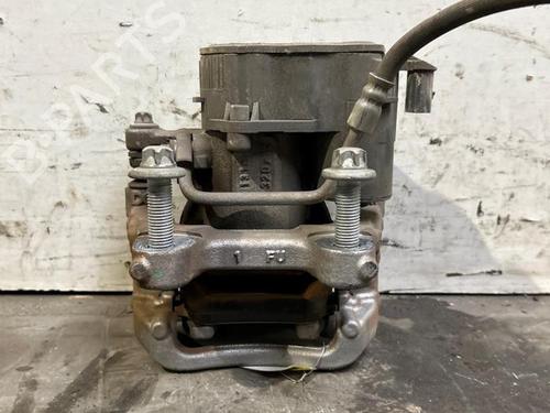 Left rear brake caliper MERCEDES-BENZ EQA (H243) EQA 250 (243.701) | BP39698086M107 - Image 3