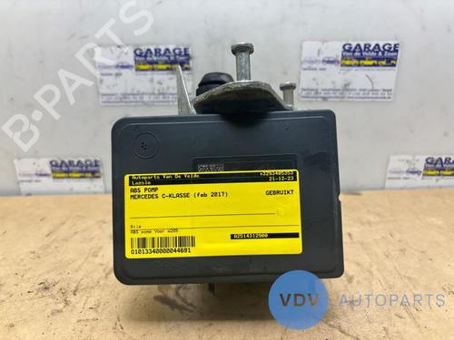 Used ABS pump MERCEDES-BENZ C-CLASS (W205) C 200 BlueTEC / d (205.037) (136 hp) 25957225