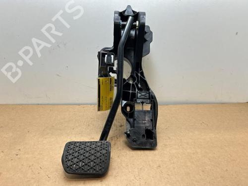 break-pedal-mercedes-benz-cla-shooting-brake-x118-2019-38822349 main image