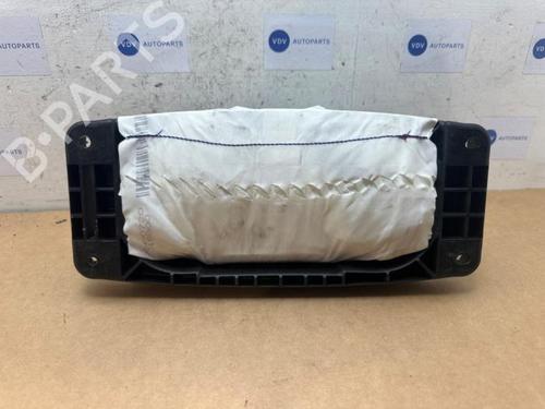 passenger-airbag-mercedes-benz-cla-coupe-c117-2013-2014-2015-2016-2017-2018-2019-38837219 main image