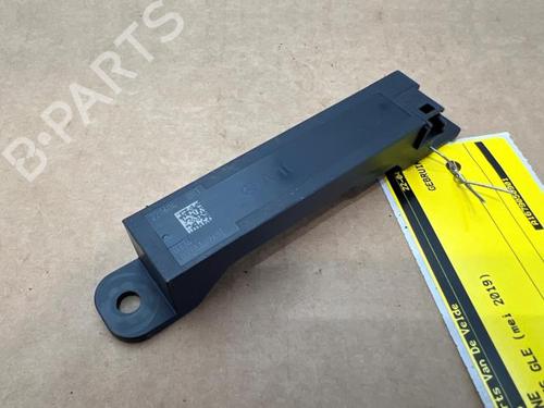 antennabase-mercedes-benz-gle-v167-2018-38829528 main image