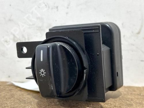 Used Headlight switch Headlight switch JEEP CJ5 - CJ8 4.2 (103 hp) 40284524 40284524