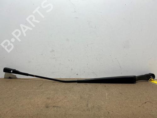 front-windshield-wiper-arm-mercedes-benz-cla-shooting-brake-x118-2019-38817827 main image