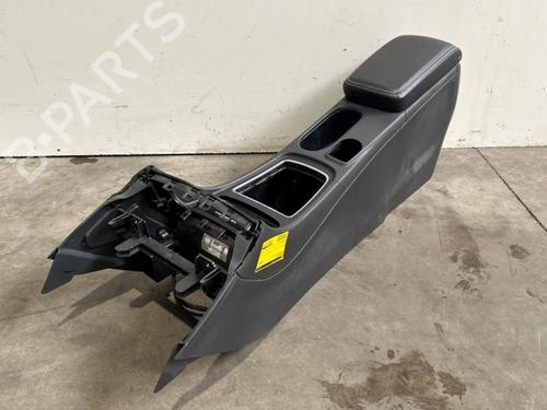 Used Middle console Middle console MERCEDES-BENZ GLA-CLASS (X156) GLA 200 CDI / d (156.908) (136 hp) 40483151 40483151