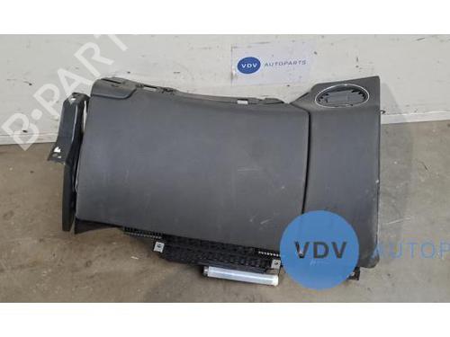 Used Glove box MERCEDES-BENZ CLS (C219) CLS 320 CDI (219.322) (224 hp) 25965041