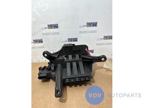Used Fuse box MERCEDES-BENZ C-CLASS (W205) C 180 BlueTEC / d (205.036) (116 hp) 25948351