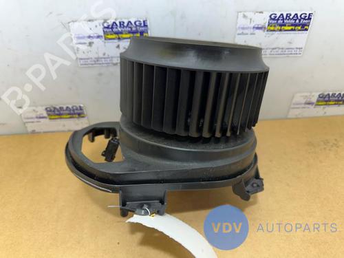 Used Heater blower motor MERCEDES-BENZ CLA Shooting Brake (X117) CLA 200 CDI / d (117.908) (136 hp) 25959579
