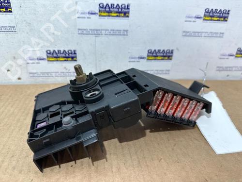 Used Fuse box Fuse box 38850697 38850697
