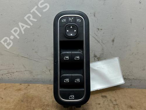 switch-mercedes-benz-cla-shooting-brake-x118-2019-38821773 main image