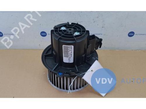 Heater blower motor MERCEDES-BENZ C-CLASS (W204) C 180 CGI (204.049) | BP25962838M62 