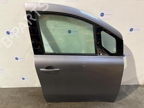 Used Right front door Right front door 38833201 38833201