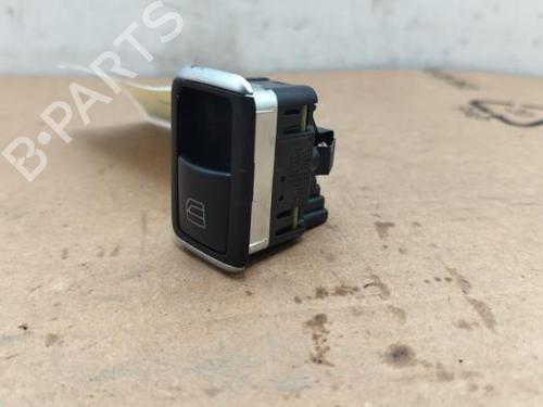 switch-mercedes-benz-cla-coupe-c117-2013-2014-2015-2016-2017-2018-2019-38817710 main image