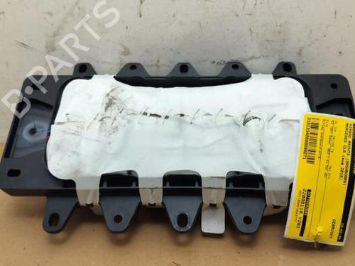 passenger-airbag-mercedes-benz-cla-c118-2019-38818149 main image