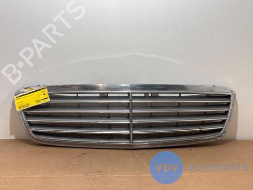Grill MERCEDES-BENZ C-CLASS (W203) C 200 CDI (203.004) (116 hp) 27459442